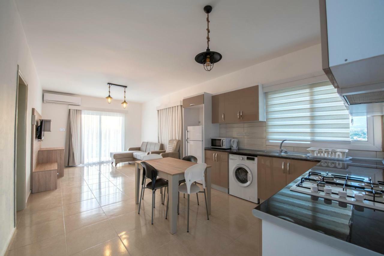 Deniz Airport Suites Nicosie Extérieur photo
