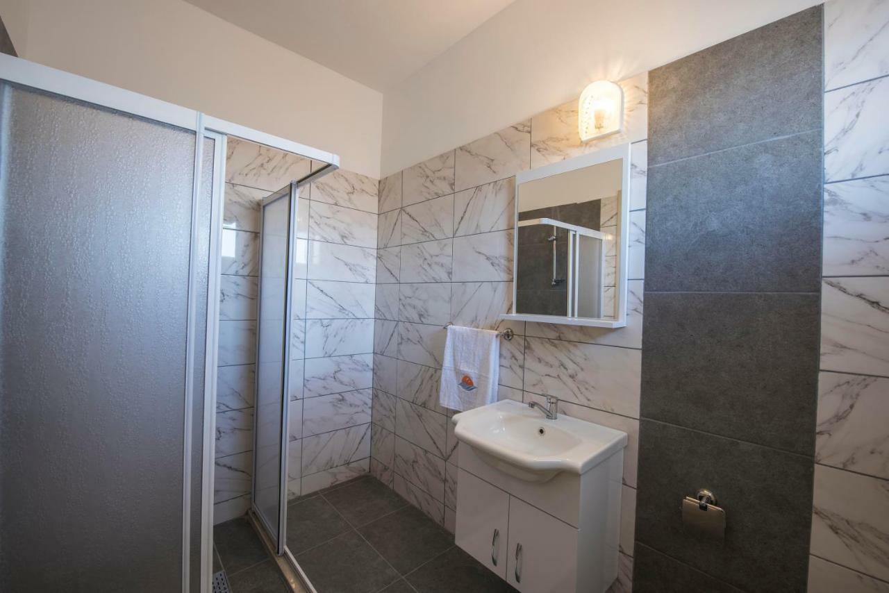 Deniz Airport Suites Nicosie Extérieur photo