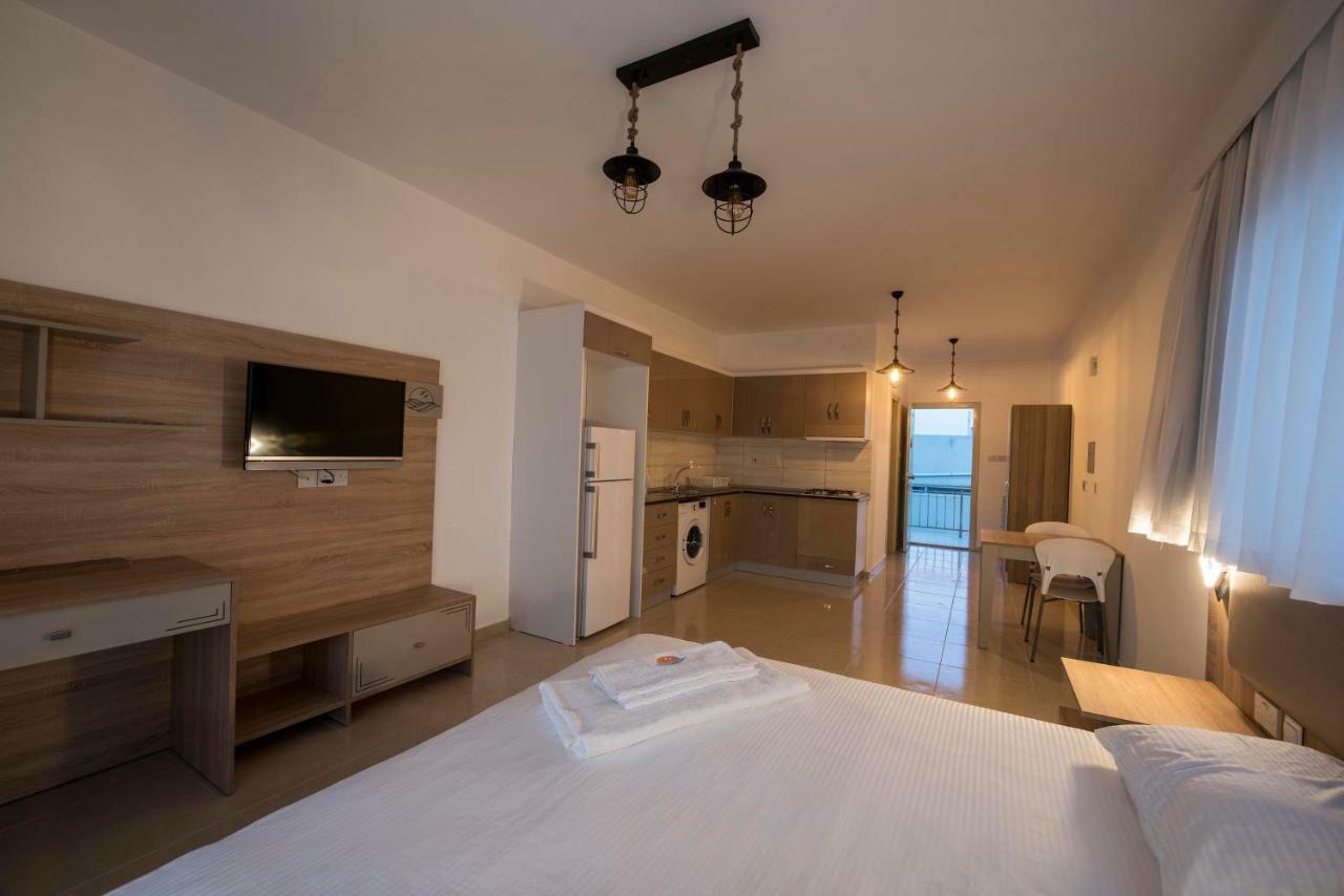Deniz Airport Suites Nicosie Extérieur photo