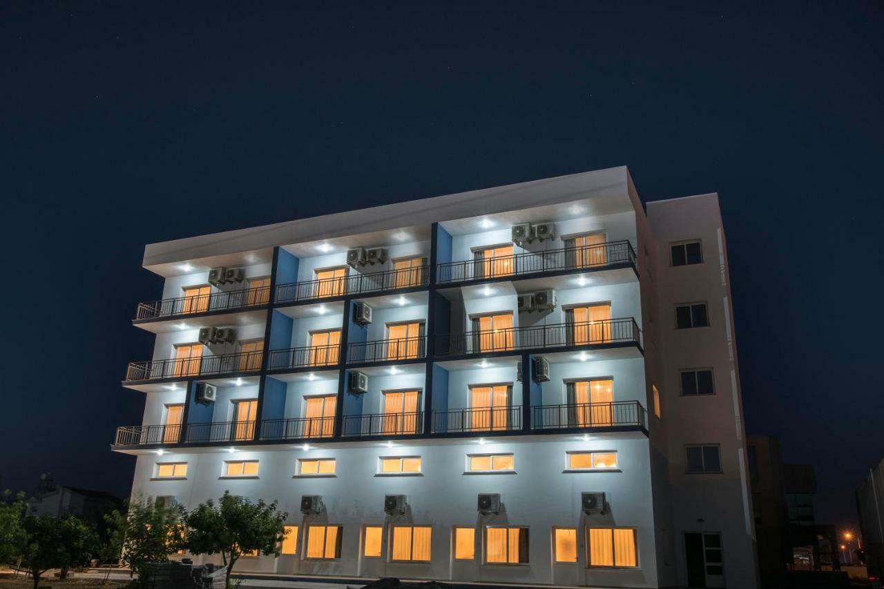 Deniz Airport Suites Nicosie Extérieur photo
