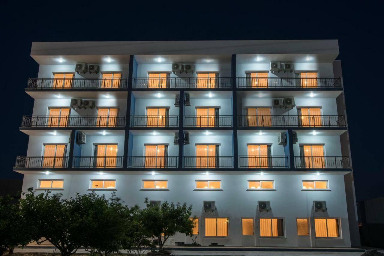 Deniz Airport Suites Nicosie Extérieur photo