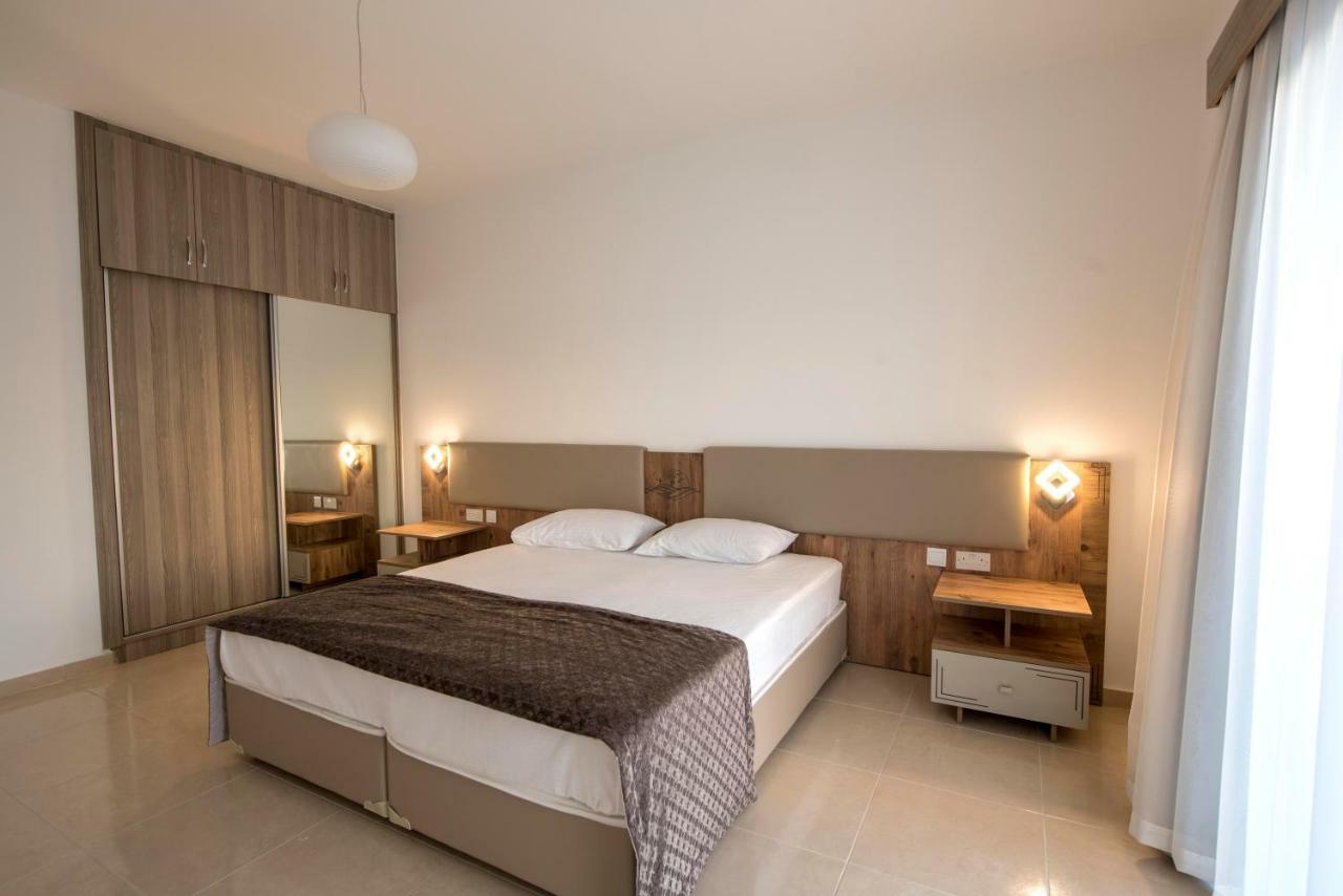 Deniz Airport Suites Nicosie Extérieur photo