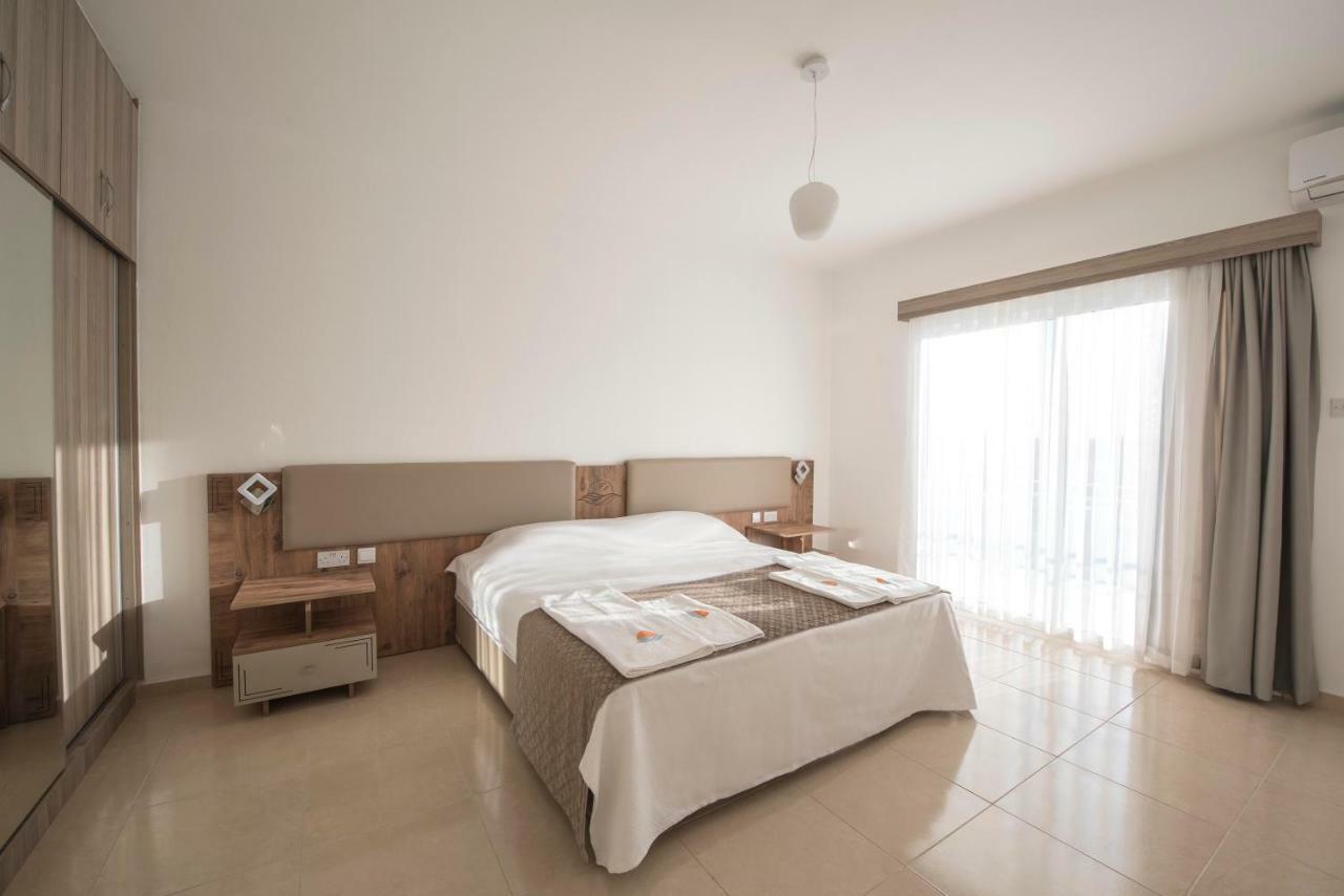 Deniz Airport Suites Nicosie Extérieur photo
