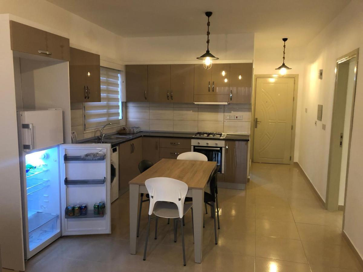 Deniz Airport Suites Nicosie Extérieur photo